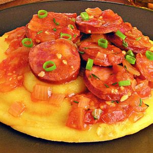 Receita de Polenta com linguiça